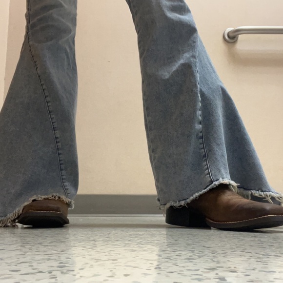 Ariat Womens Dark Brown square toed boots - Picture 3 of 7